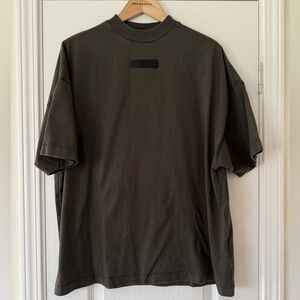 Fear of God Essentials baggy loose everyday dark brown Tee